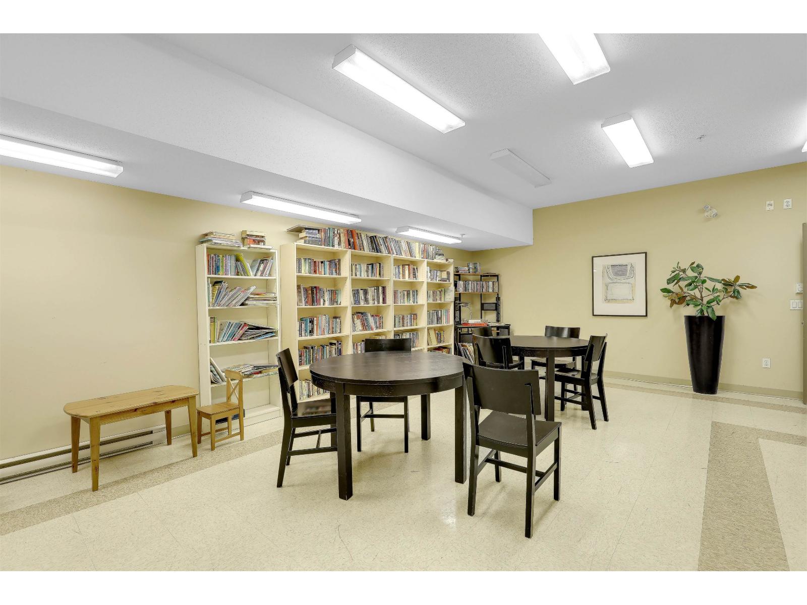 53 2729 158 Street Property Photo 35