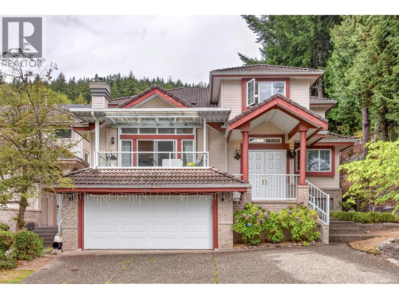 1599 Plateau Crescent Property Photo 1