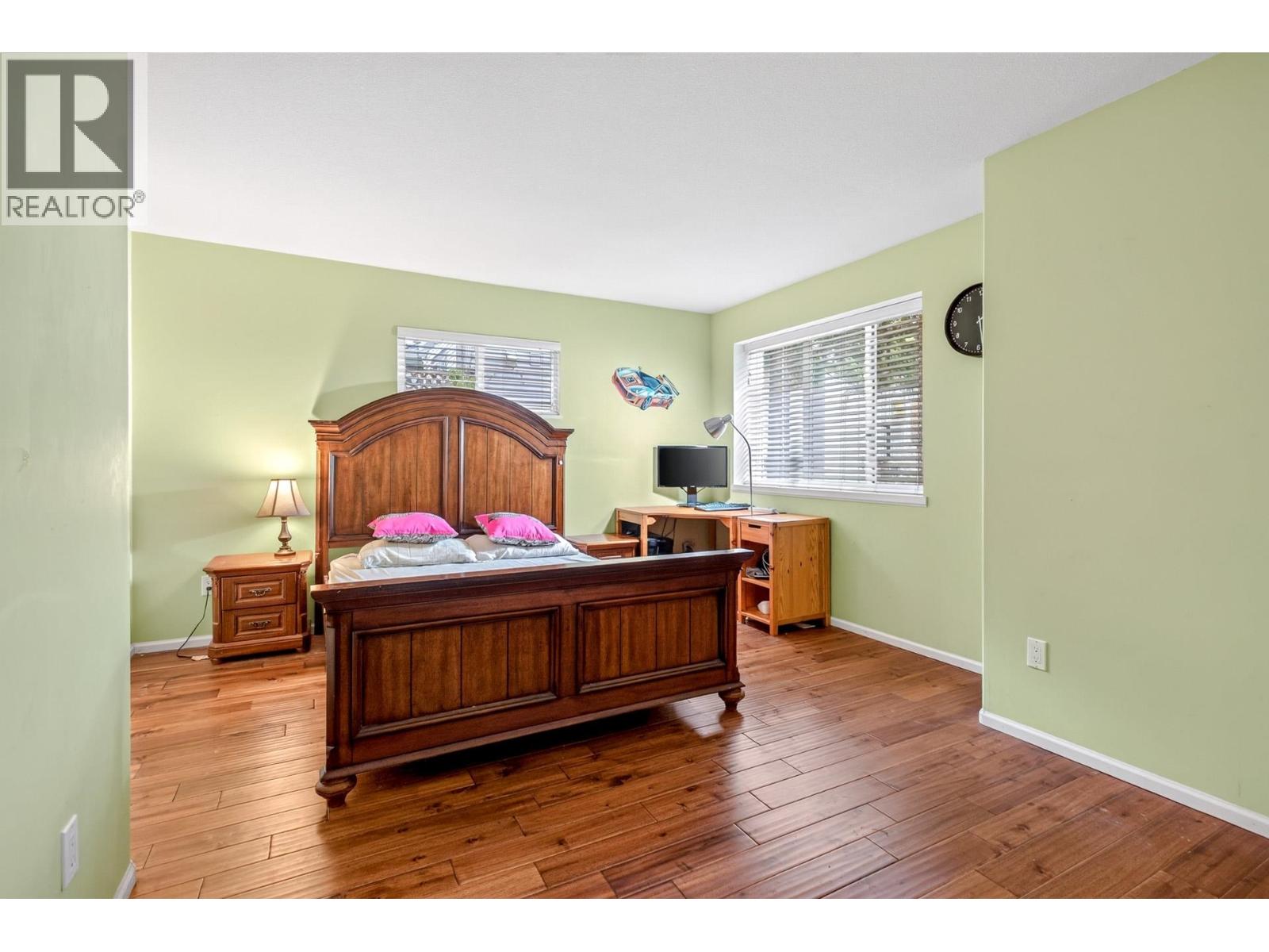 1599 Plateau Crescent Property Photo 12