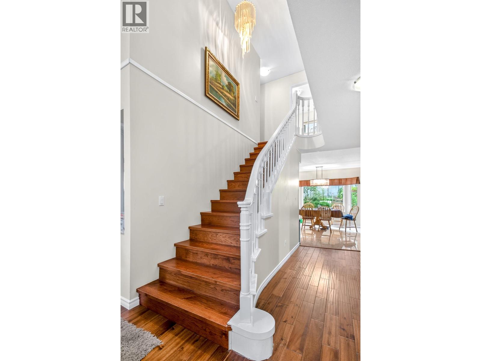 1599 Plateau Crescent Property Photo 14