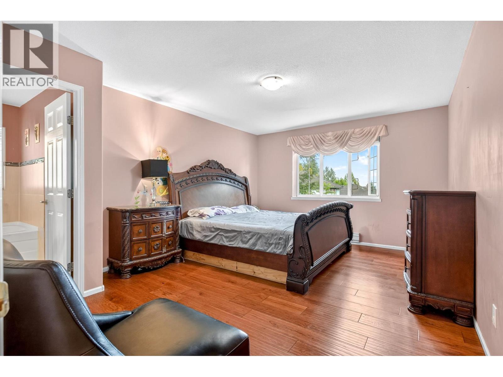 1599 Plateau Crescent Property Photo 16