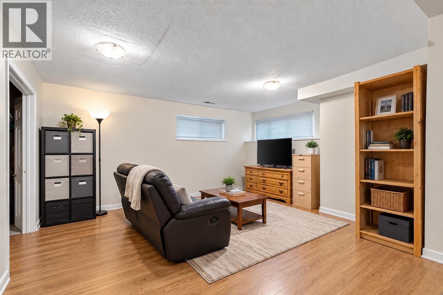 1599 Plateau Crescent Property Photo 28