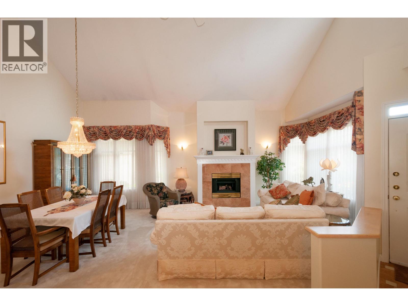 53 5531 Cornwall Drive Property Photo 3
