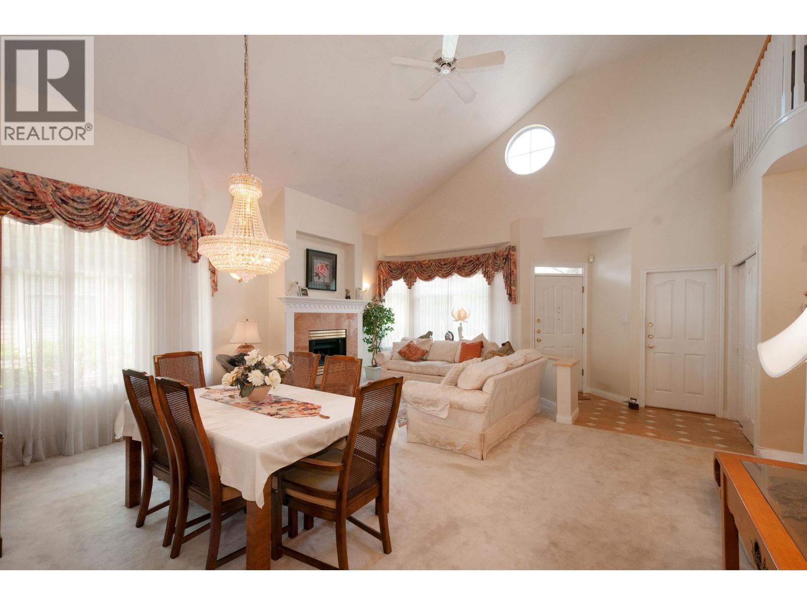 53 5531 Cornwall Drive Property Photo 4