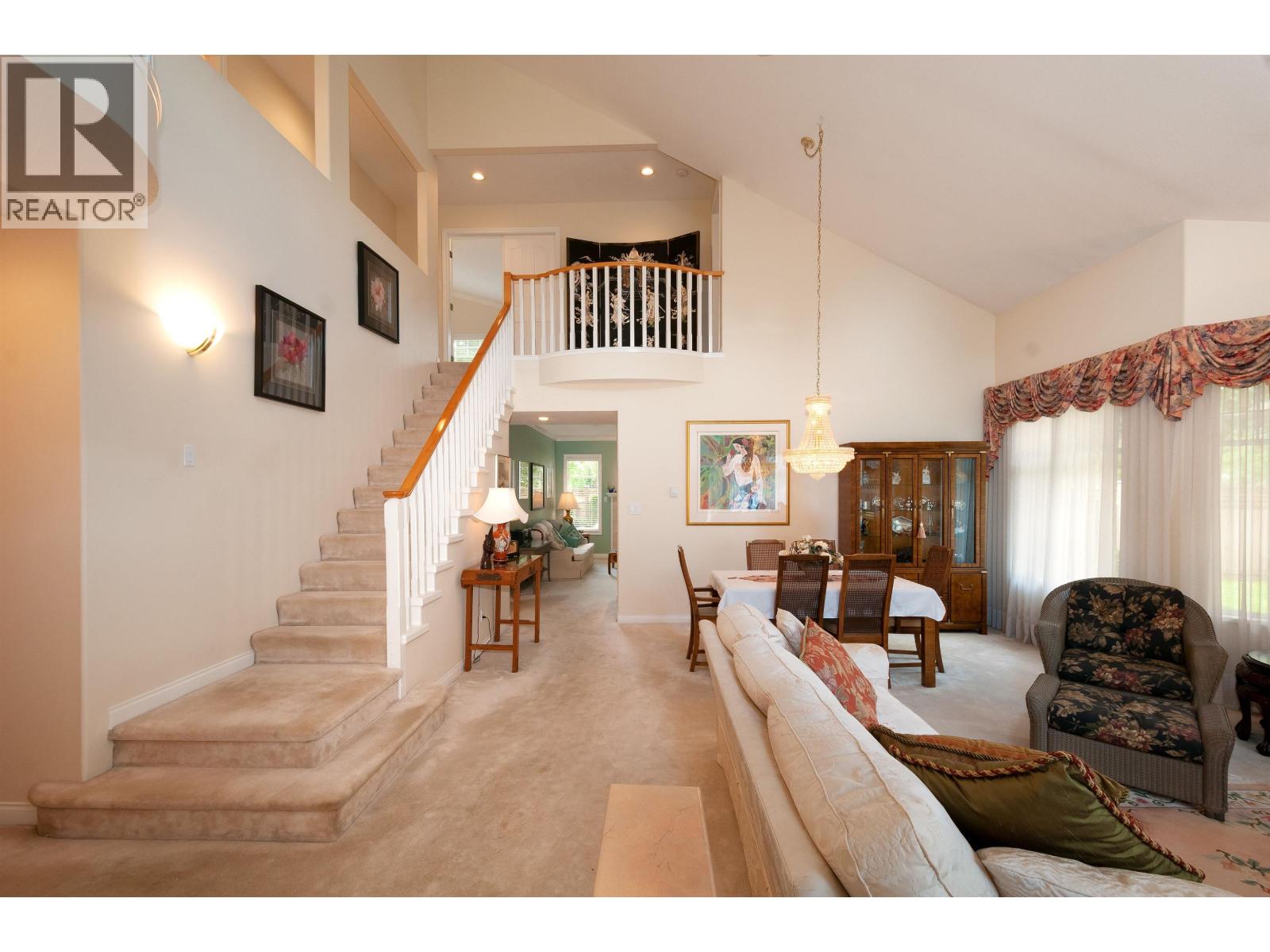 53 5531 Cornwall Drive Property Photo 5