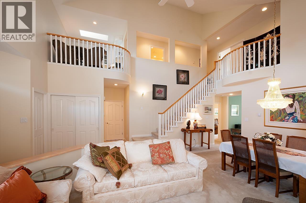 53 5531 Cornwall Drive Property Photo 6