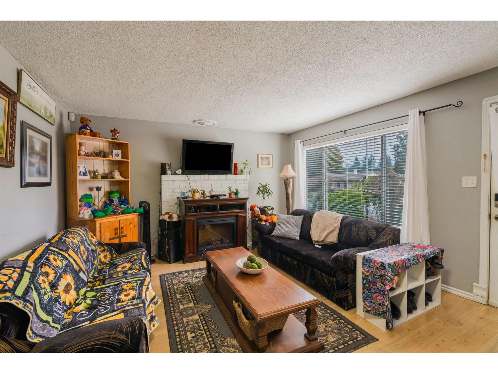 4567 202 Street Property Photo 6