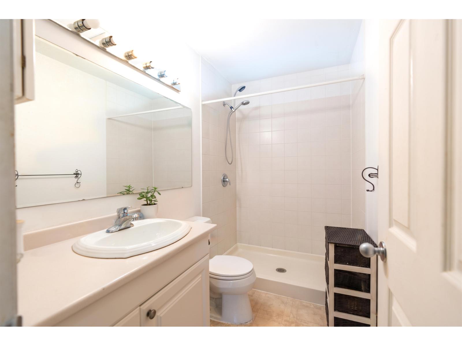 4567 202 Street Property Photo 14
