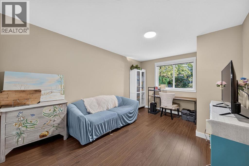 16 11393 Steveston Highway Property Photo 11