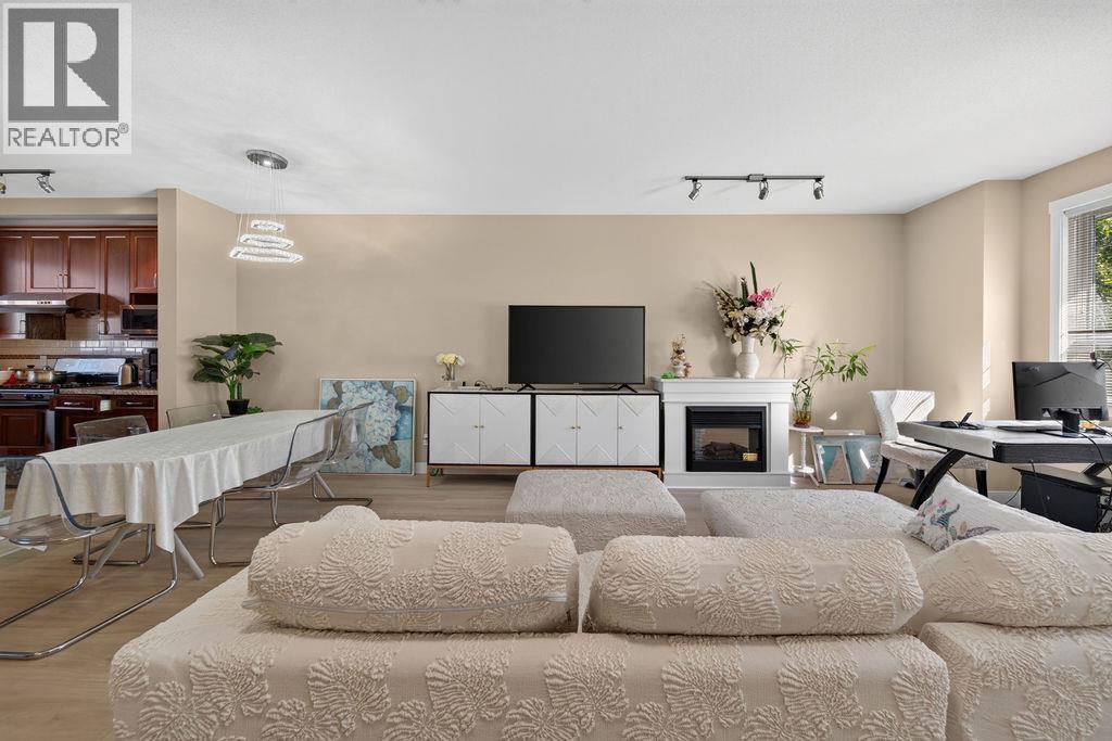 16 11393 Steveston Highway Property Photo 13