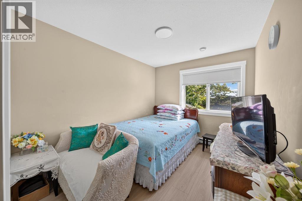16 11393 Steveston Highway Property Photo 27