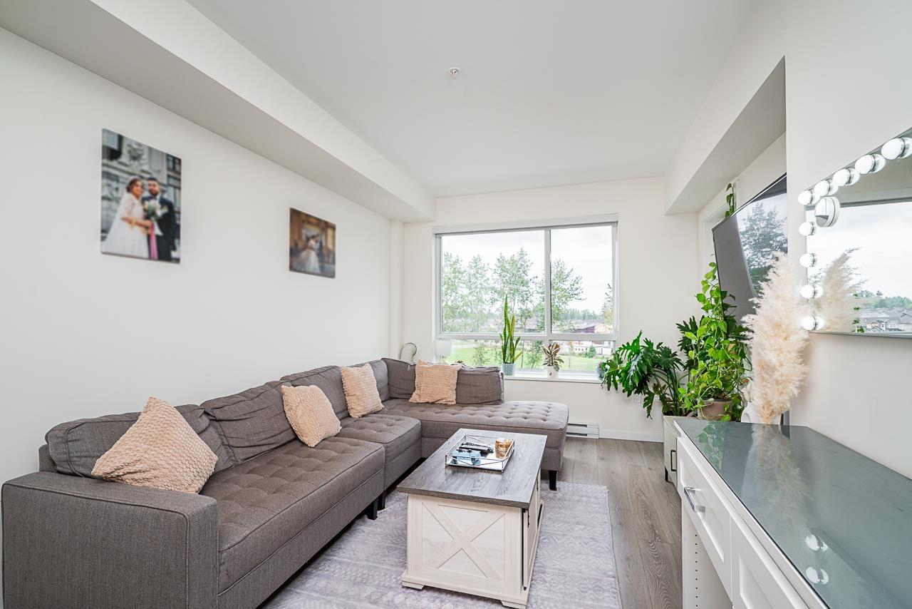 515 7920 206 Street Property Photo 12