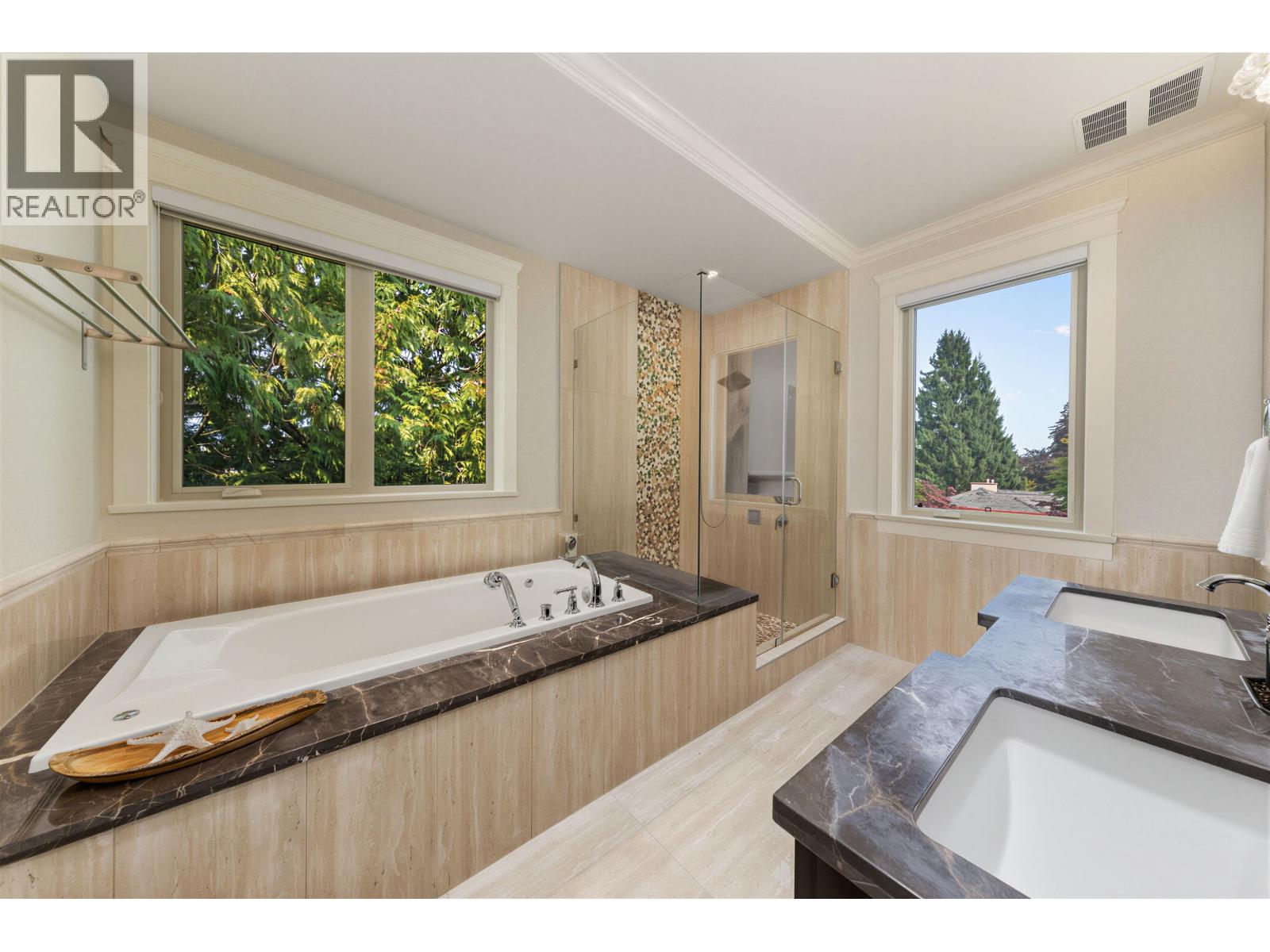 4810 Hudson Street Property Photo 24