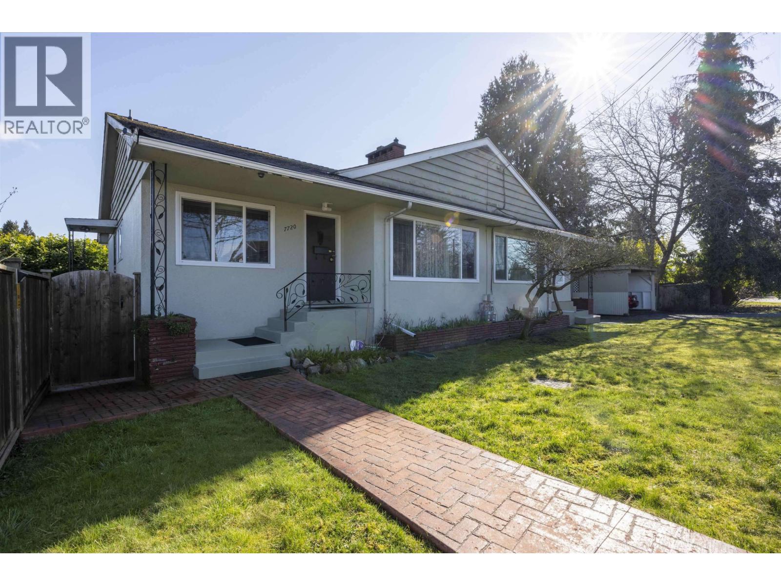 7720 7722 Graham Avenue Property Photo 1