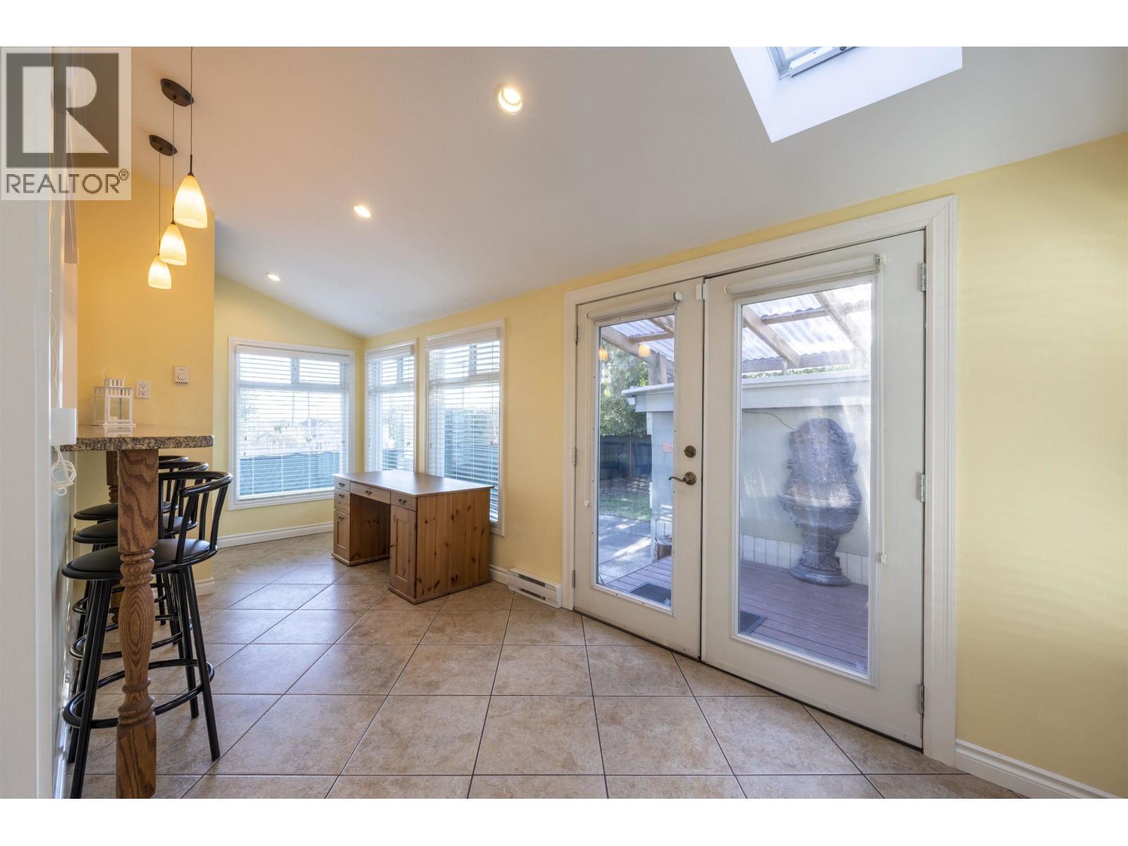 7720 7722 Graham Avenue Property Photo 14
