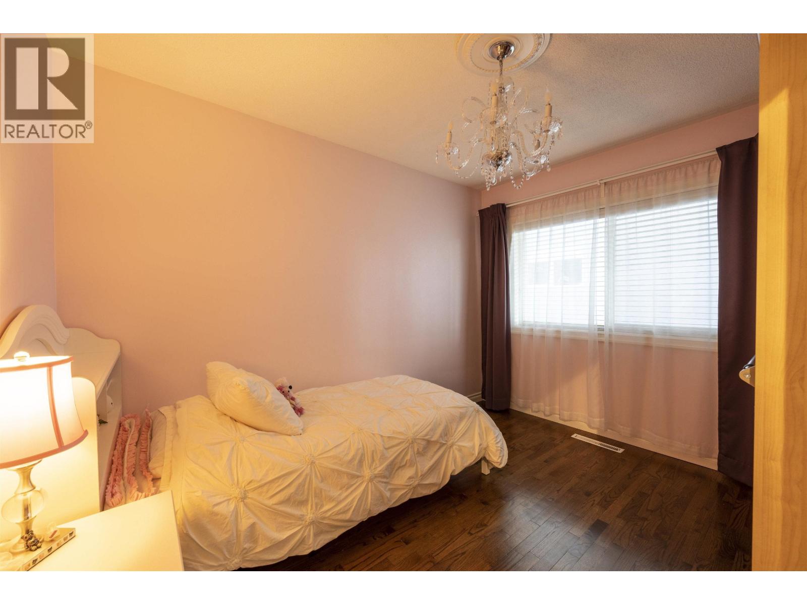 7720 7722 Graham Avenue Property Photo 16