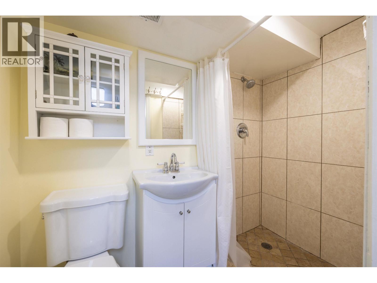 7720 7722 Graham Avenue Property Photo 19