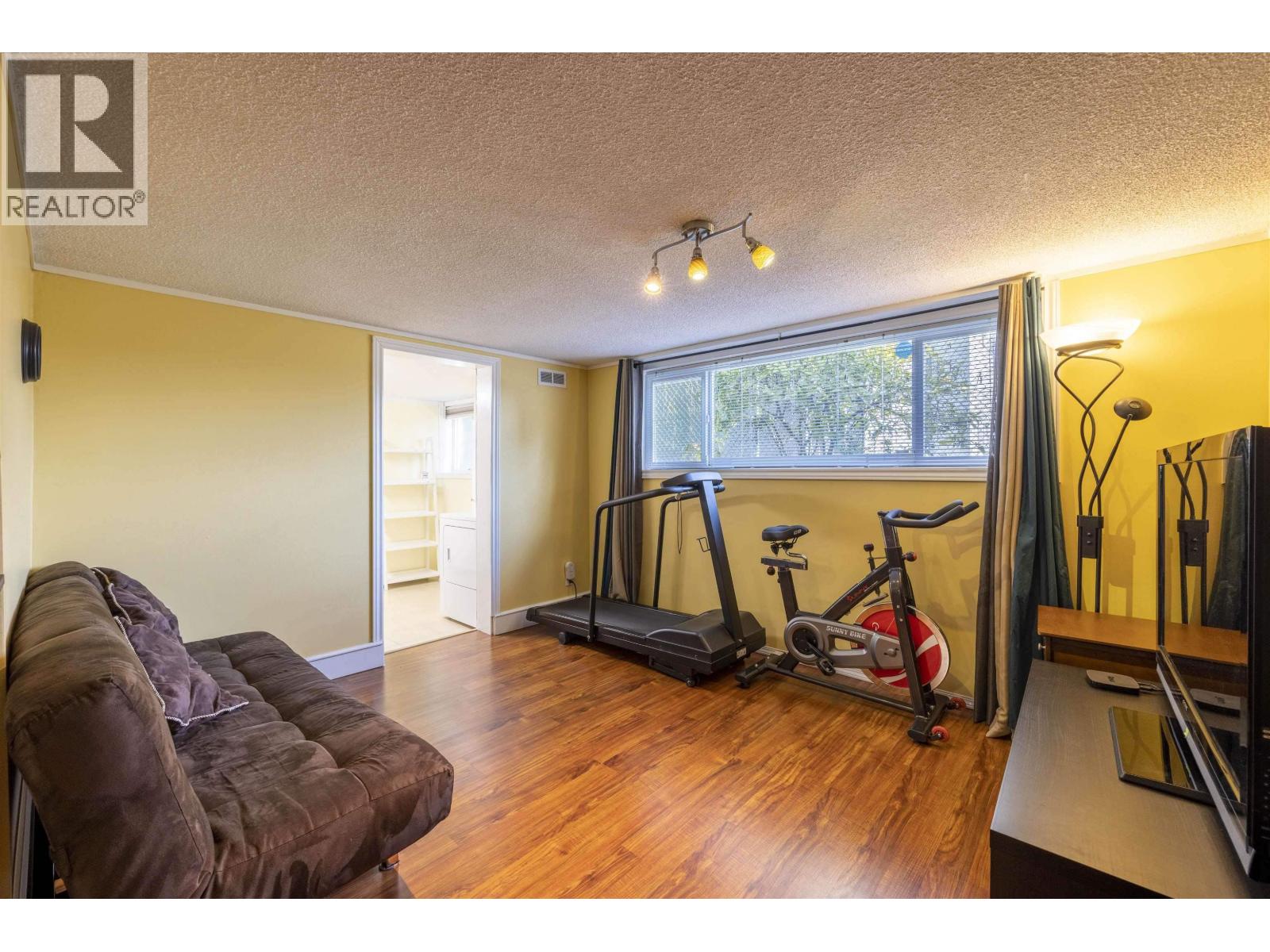 7720 7722 Graham Avenue Property Photo 24