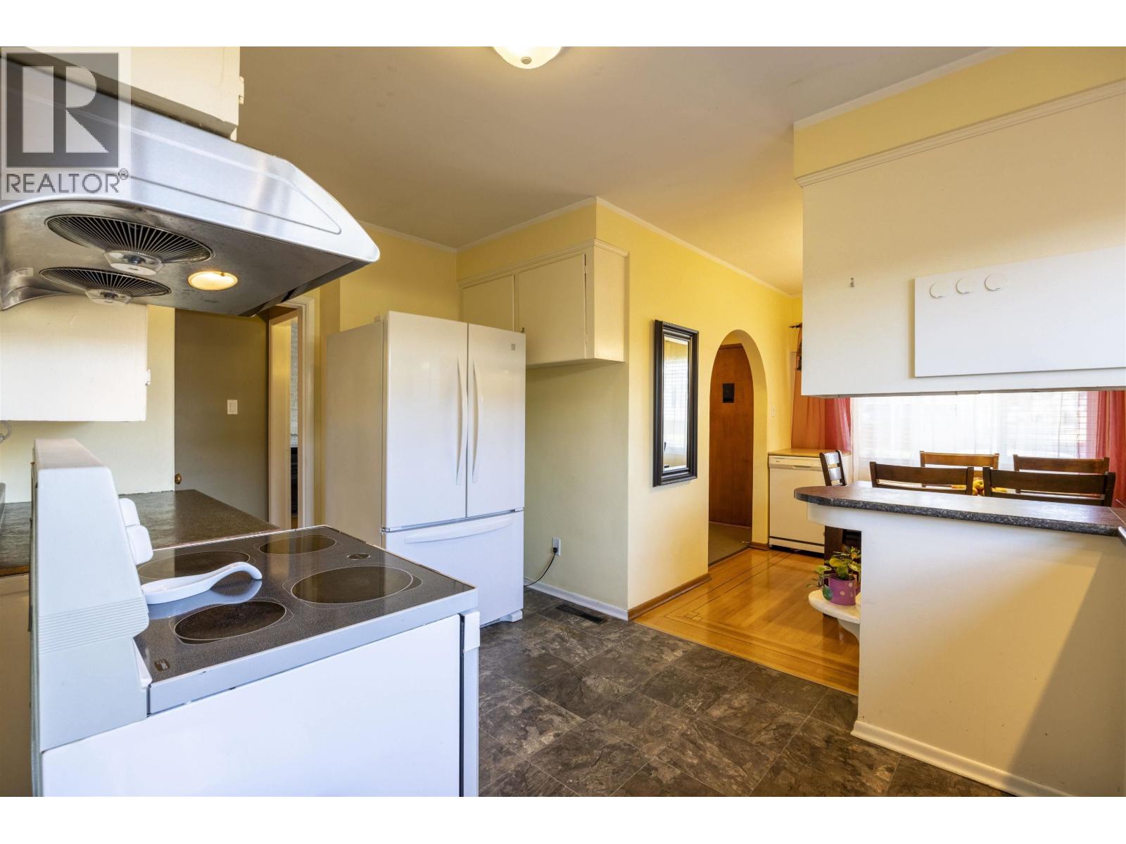 7720 7722 Graham Avenue Property Photo 28