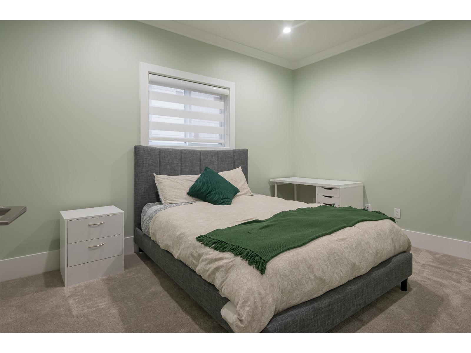 1772 156a Street Property Photo 18