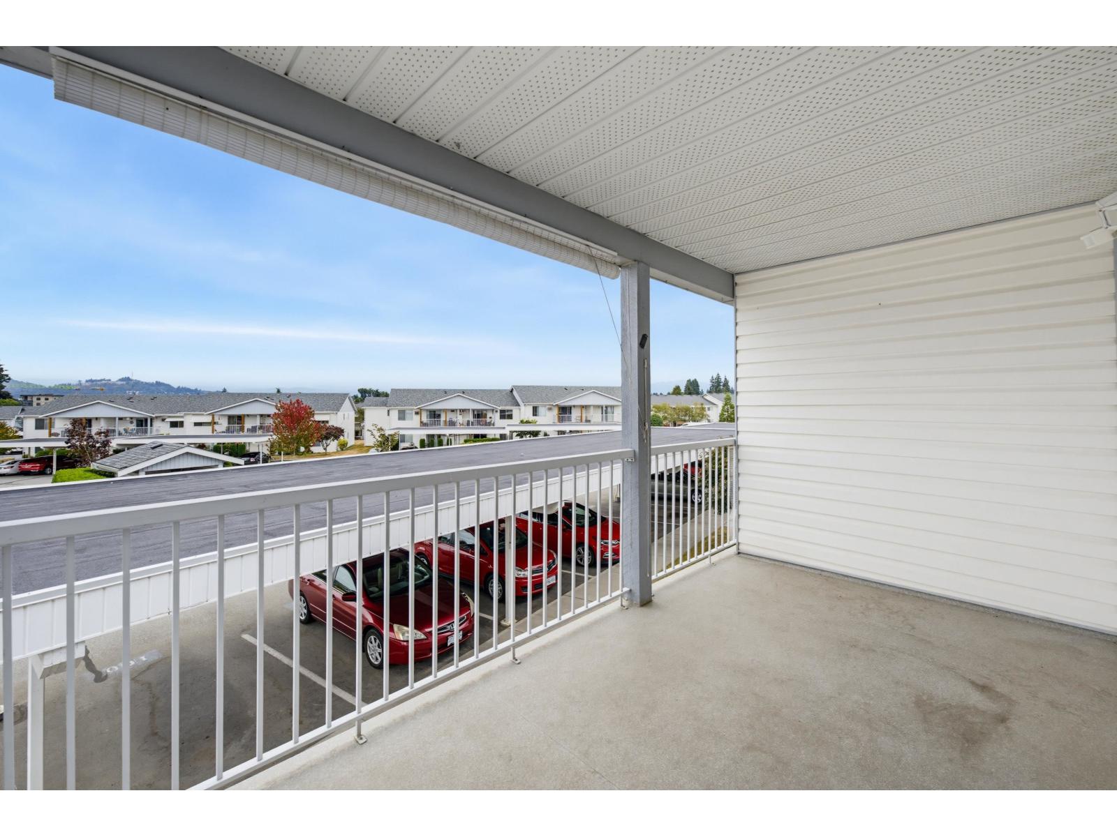 100 32691 Garibaldi Drive Property Photo 13
