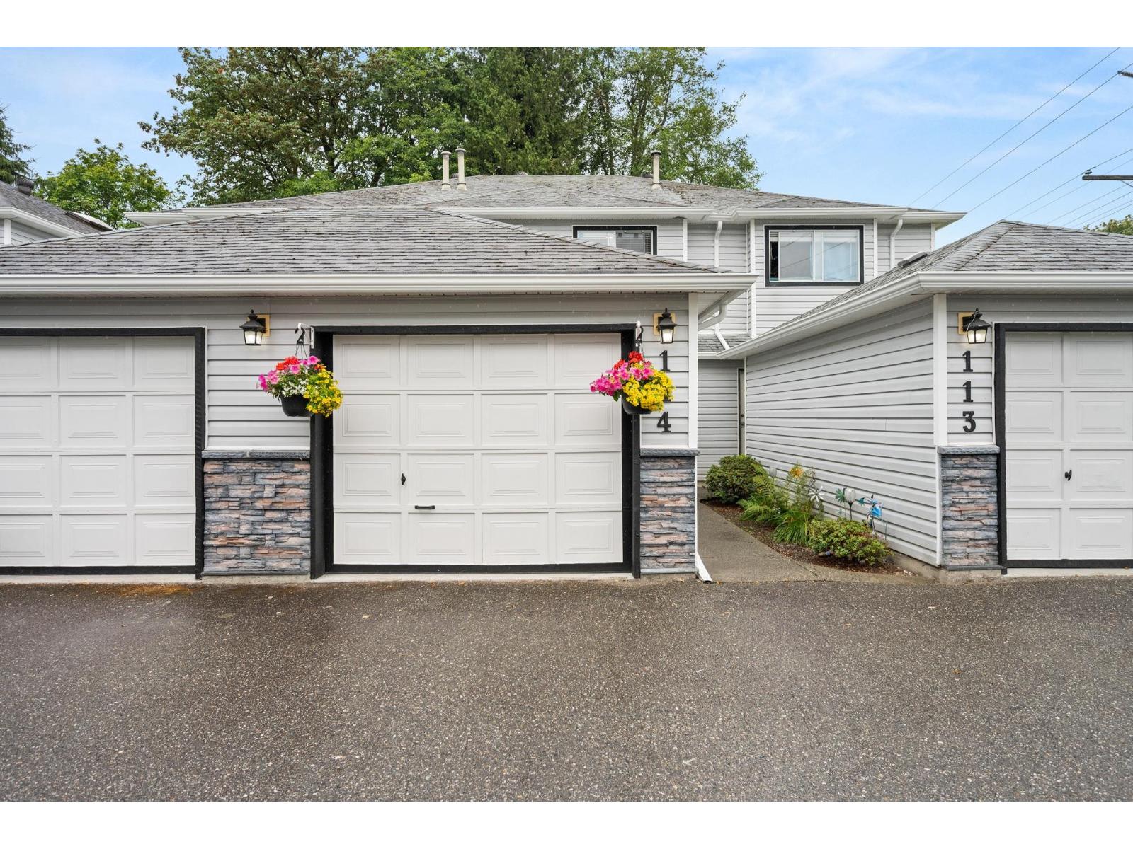 114 9507 208 STREET Property Photo 1