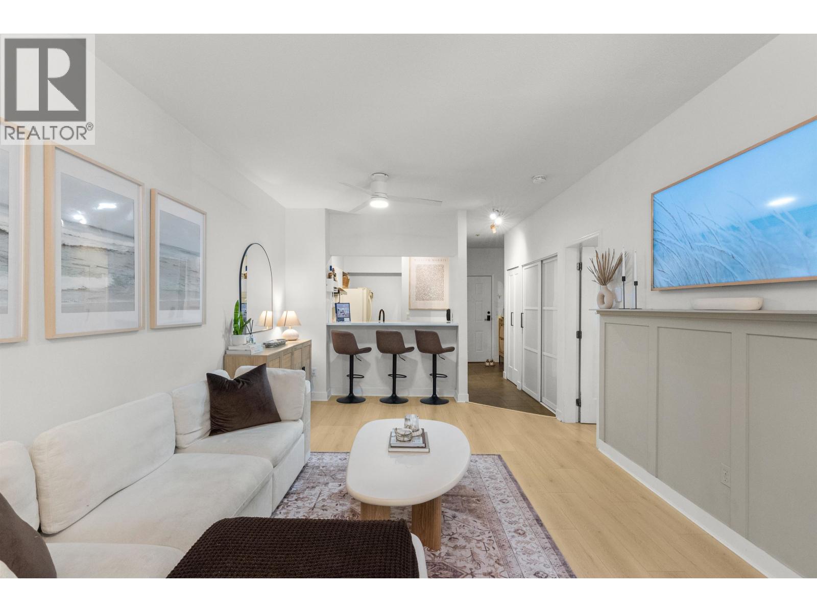 109 1369 56 Street Property Photo 6