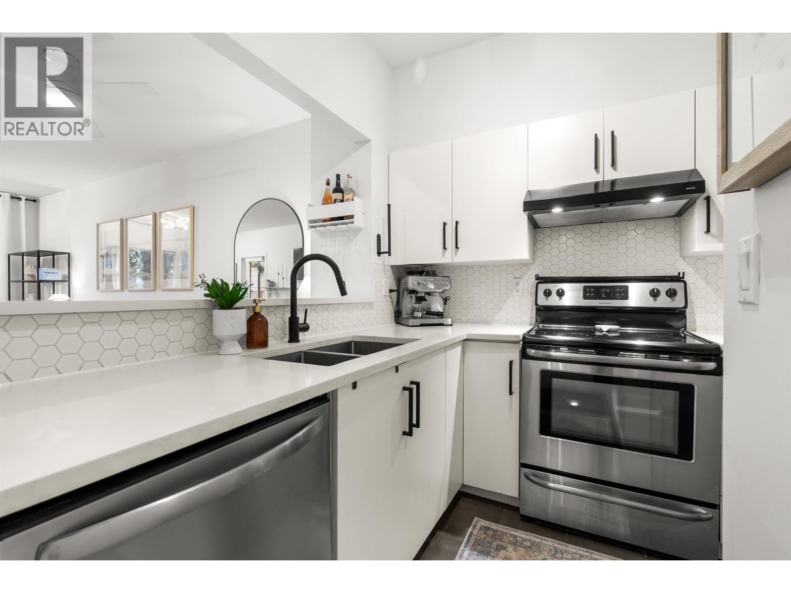 109 1369 56 Street Property Photo 8