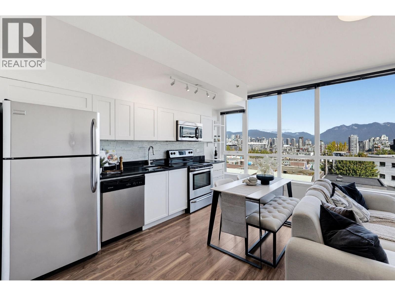 409 2511 QUEBEC STREET Property Photo 1