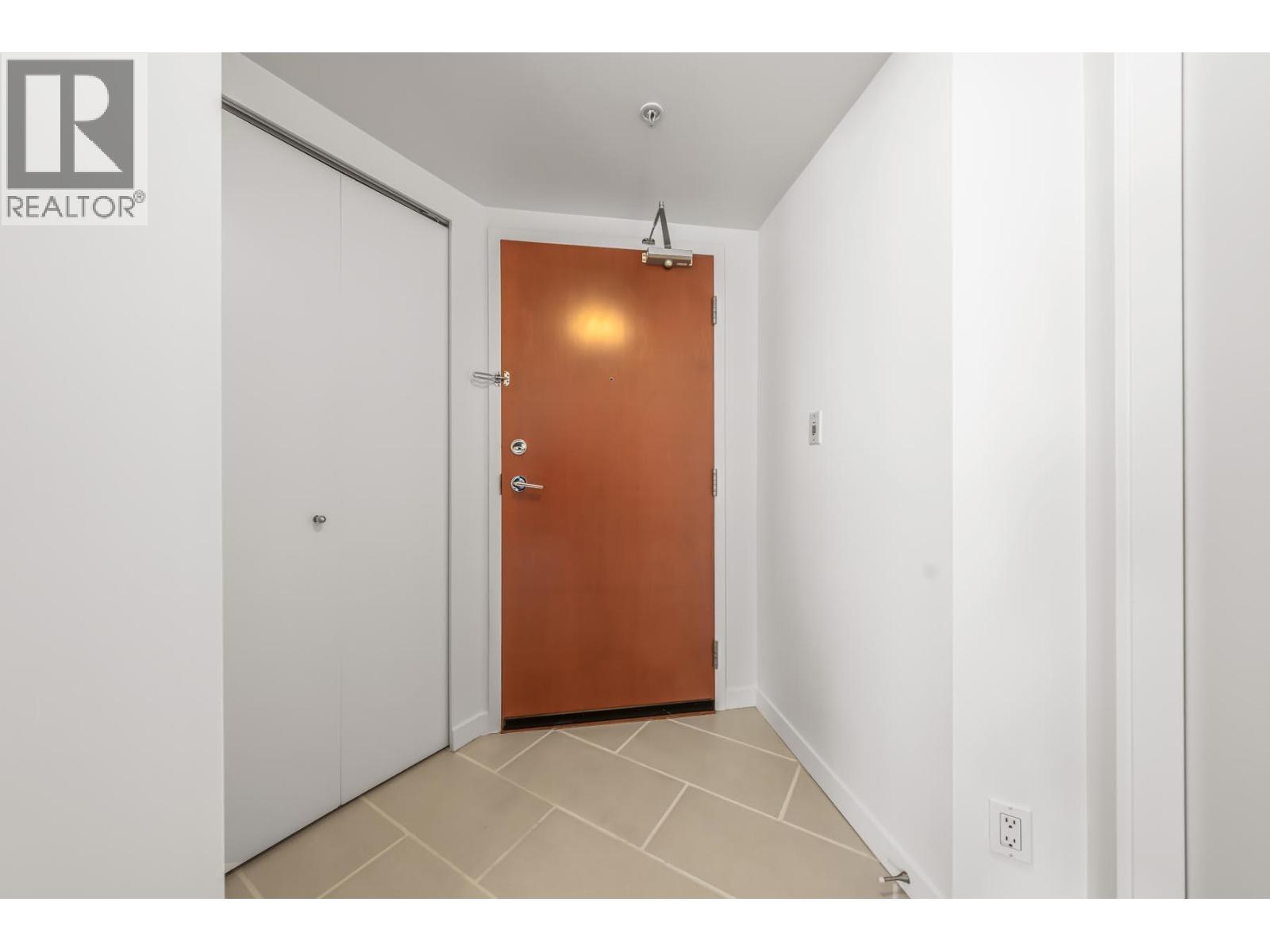 601 813 Agnes Street Property Photo 23