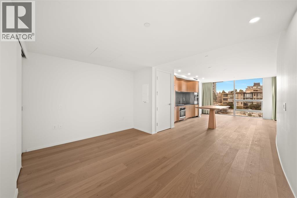 60x 1568 Alberni Street Property Photo 3