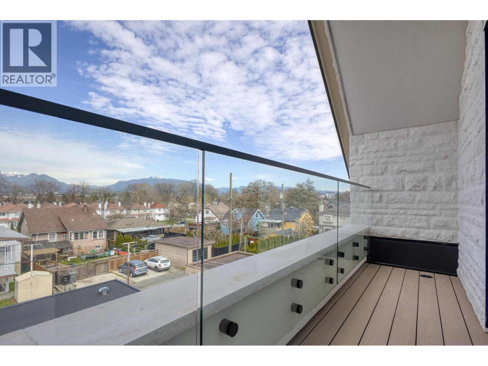 2 2425 Kitchener Street Property Photo 28