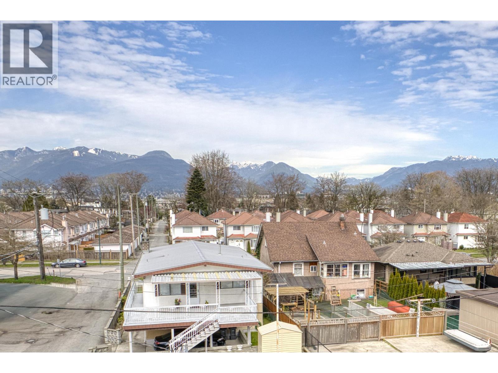2 2425 Kitchener Street Property Photo 30