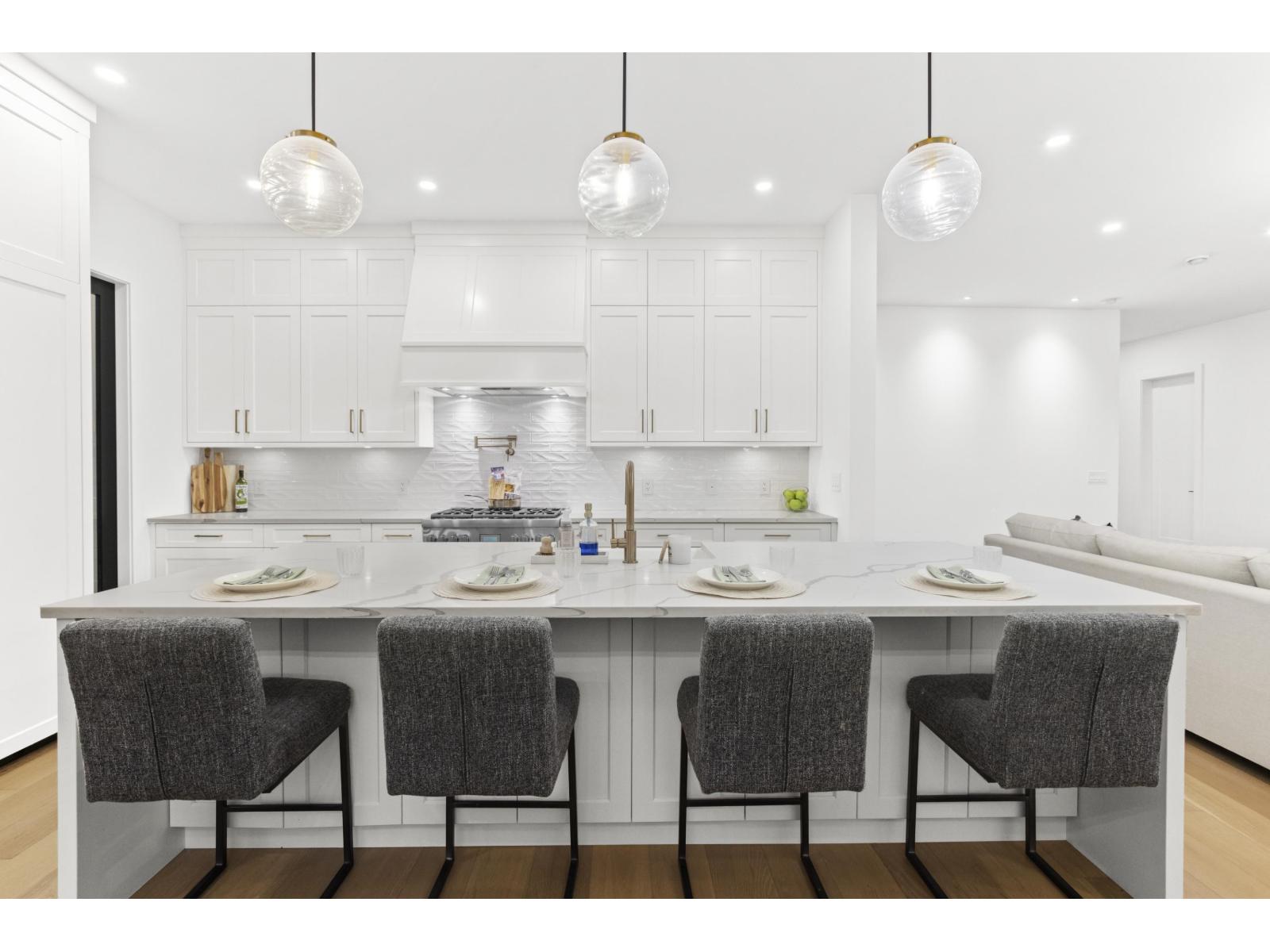 13026 16 Avenue Property Photo 7