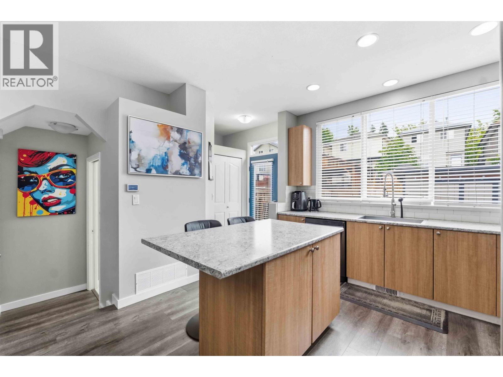 10288 243 Street Property Photo 8