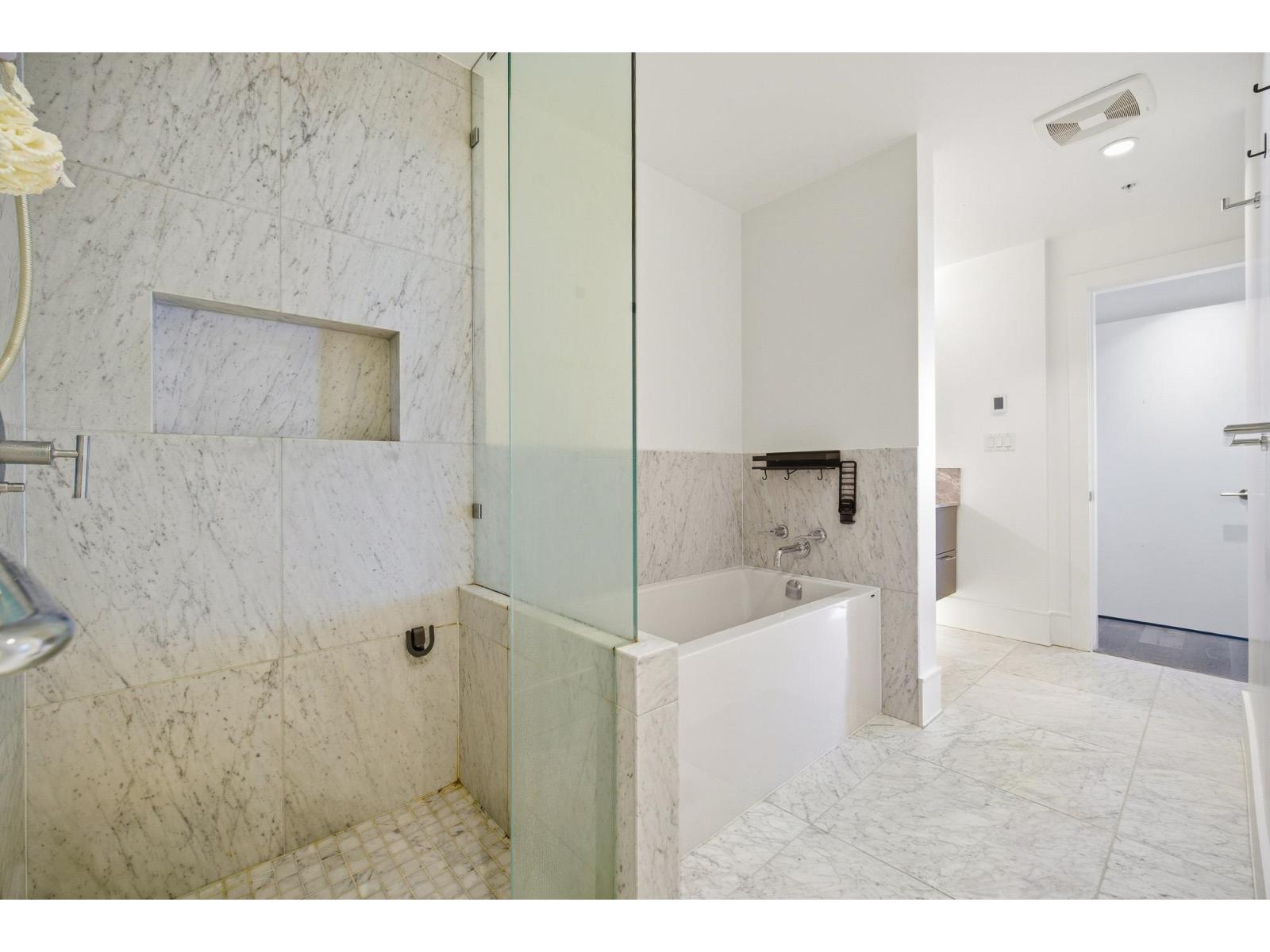 602 1500 Martin Street Property Photo 17