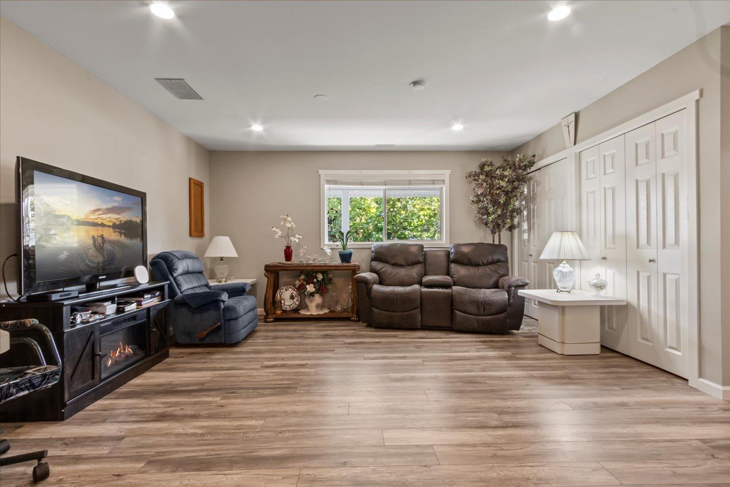 6445 Silverthorne Road Property Photo 16