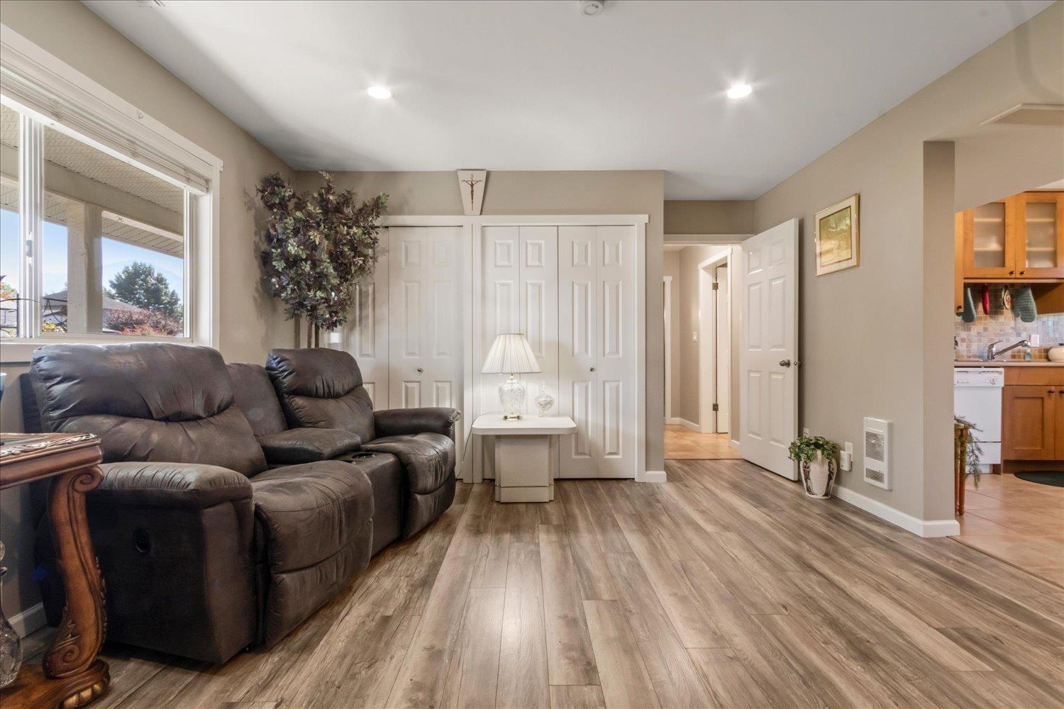 6445 Silverthorne Road Property Photo 17