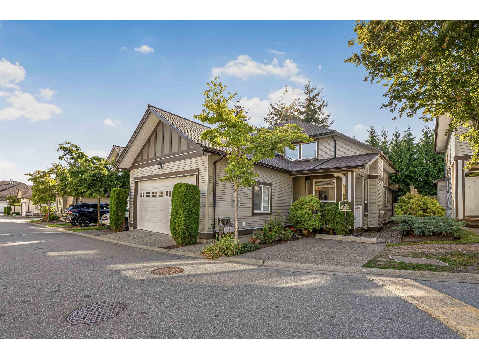 42 8250 158 Street Property Photo 1