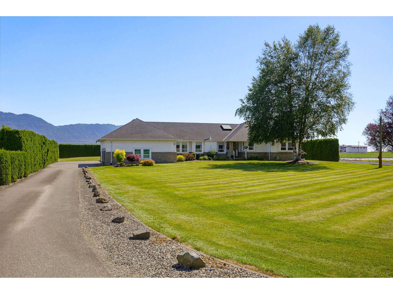 40406 No. 3 Road Property Photo 3