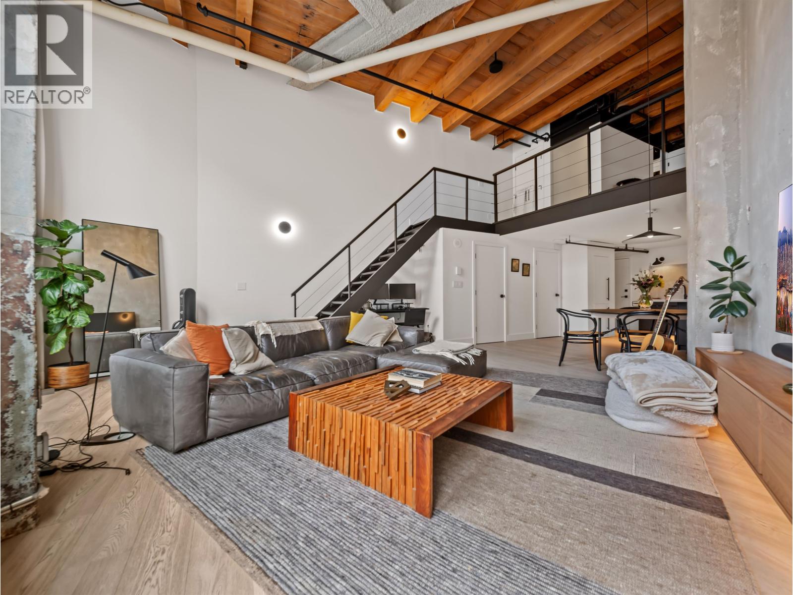 47 E Cordova Street Property Photo 1
