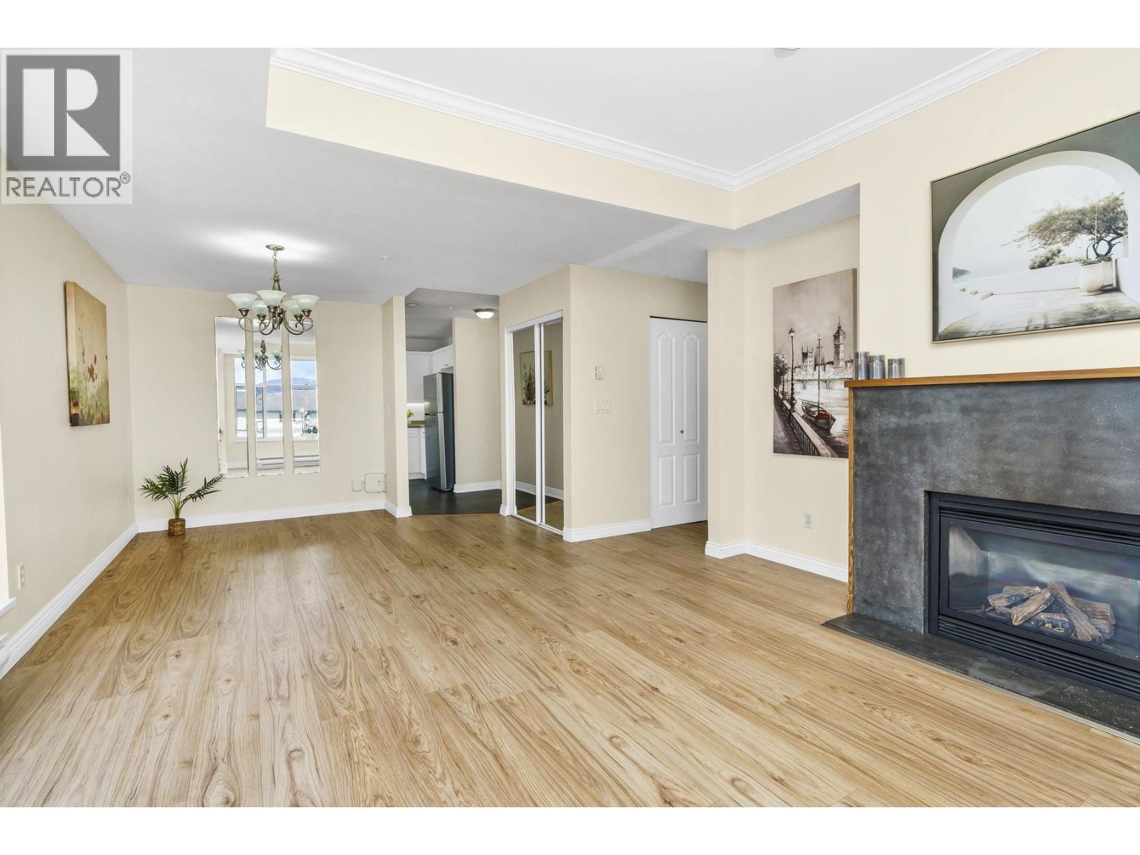 404 2340 Hawthorne Avenue Property Photo 6