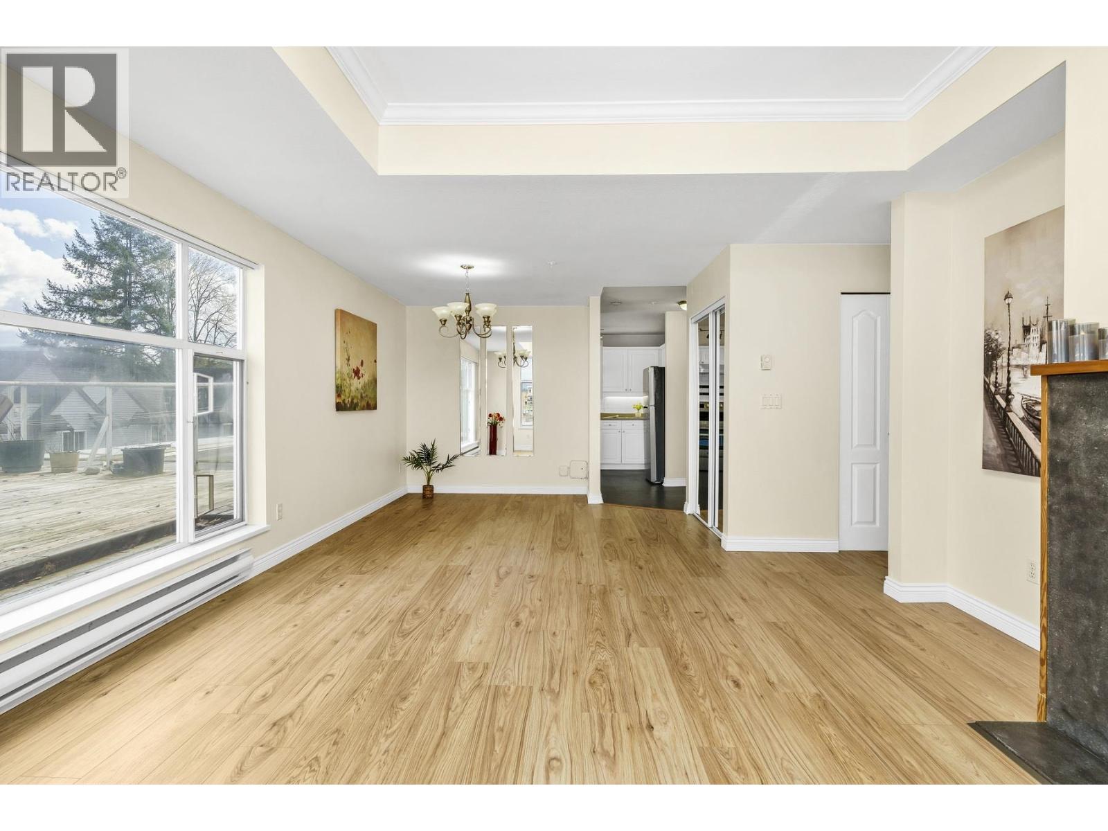 404 2340 Hawthorne Avenue Property Photo 7