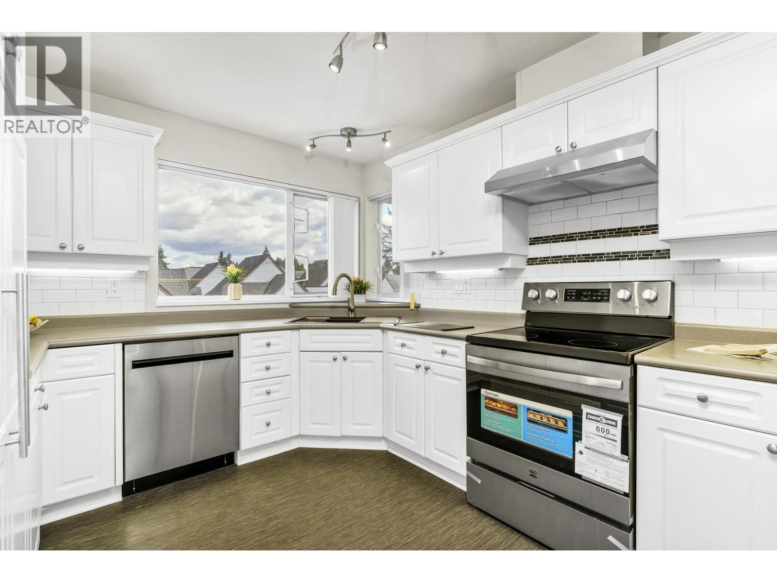 404 2340 Hawthorne Avenue Property Photo 11