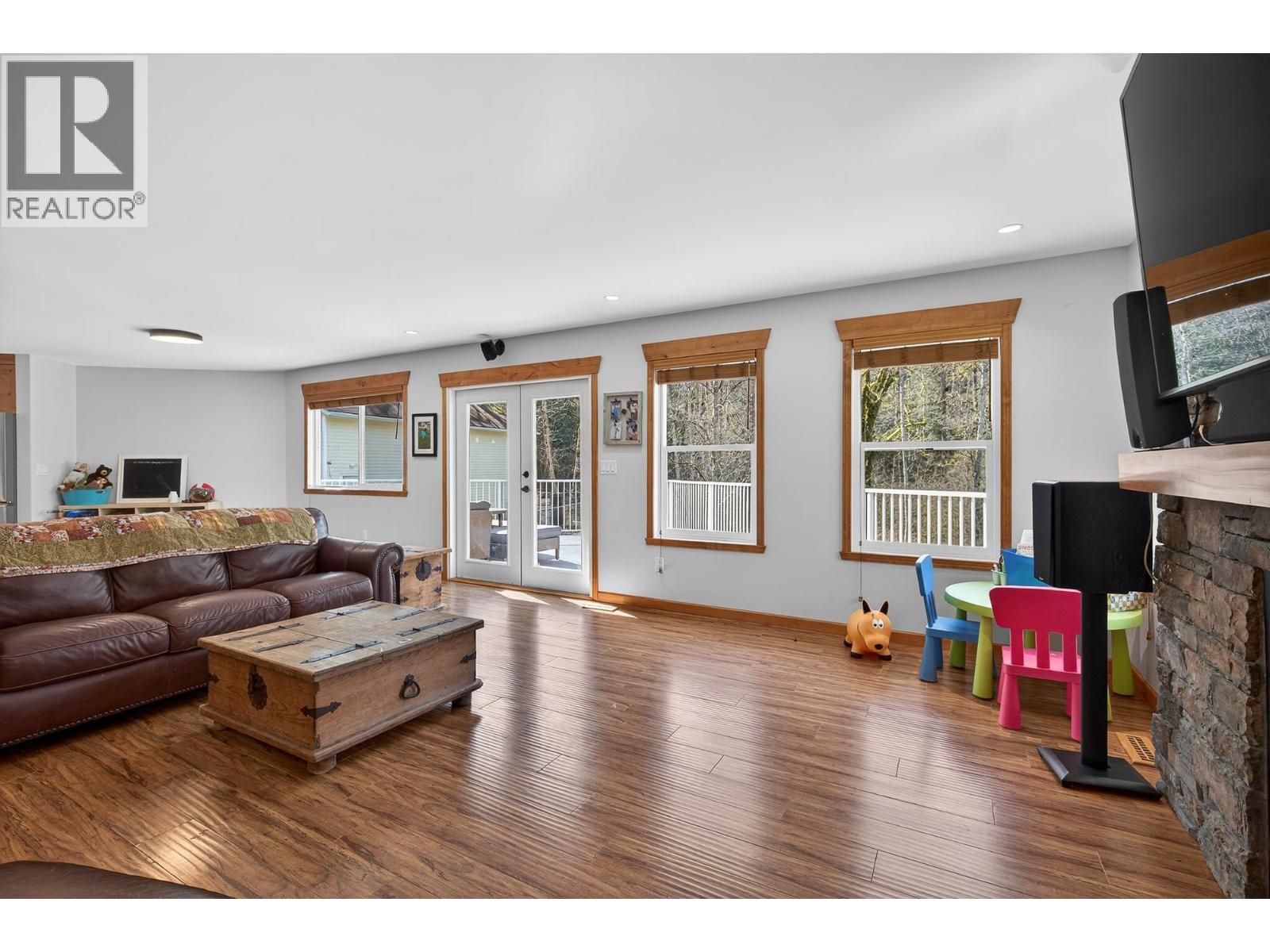 25700 116 Avenue Property Photo 7