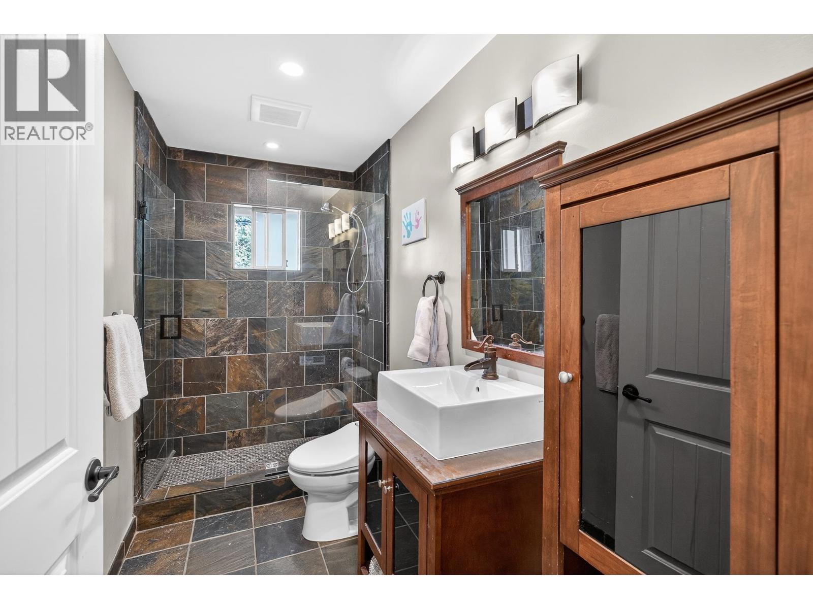 25700 116 Avenue Property Photo 16