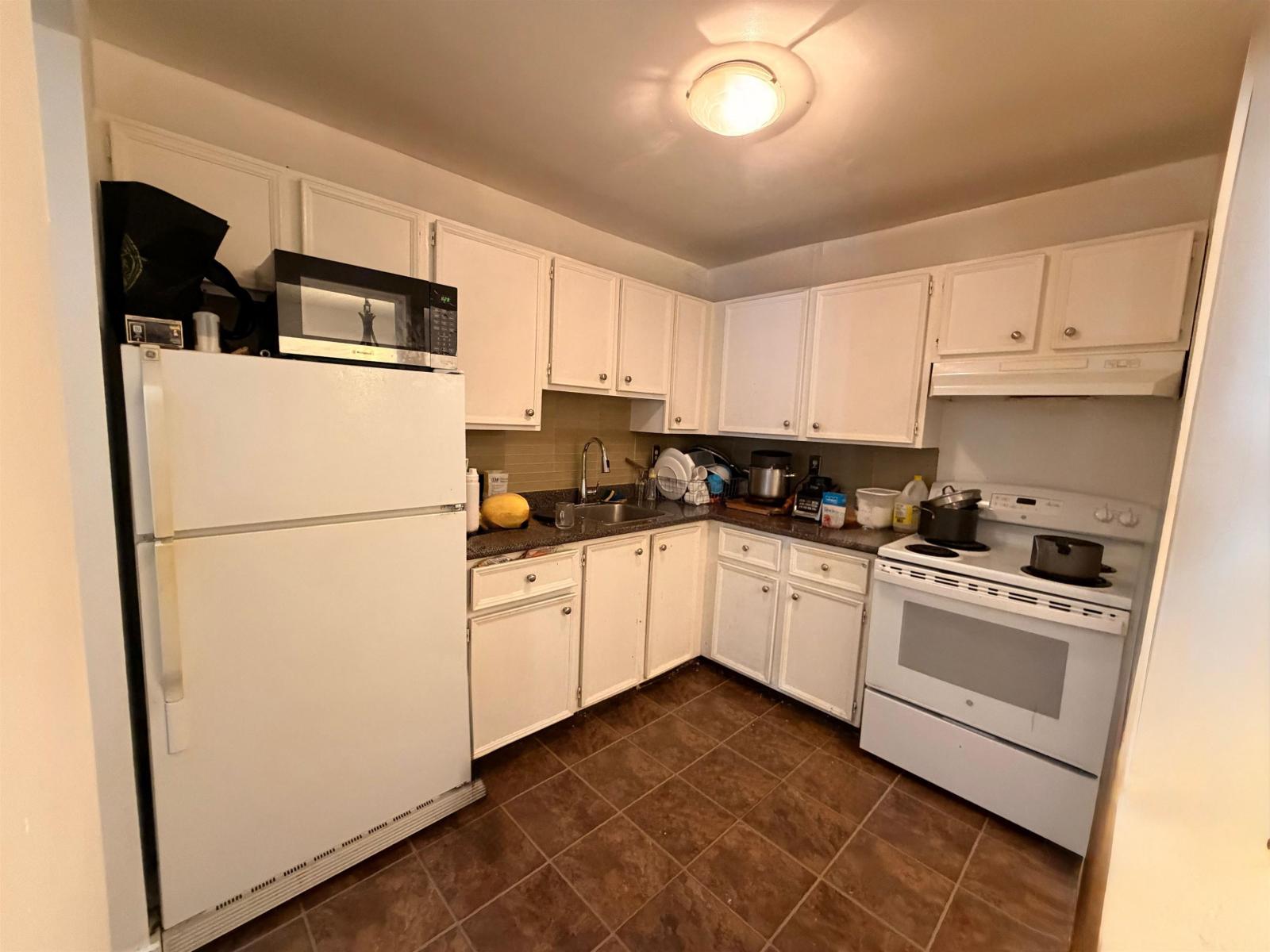 229 32850 George Ferguson Way Property Photo 3
