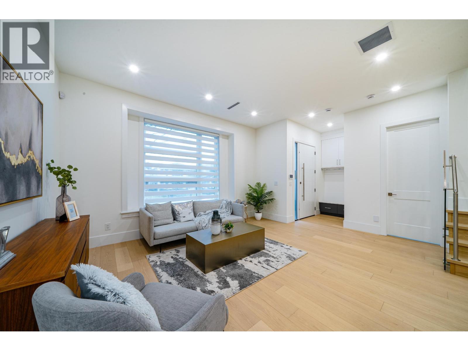 2 4210 Union Street Property Photo 2