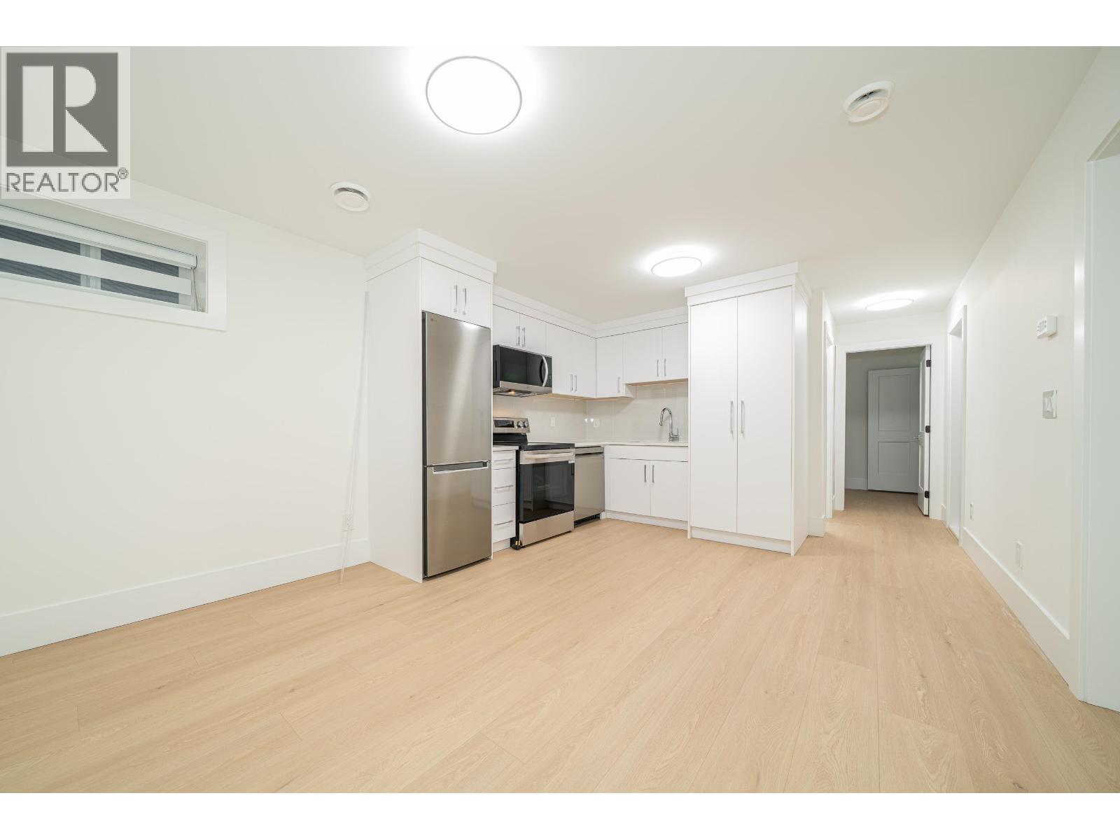 2 4210 Union Street Property Photo 17
