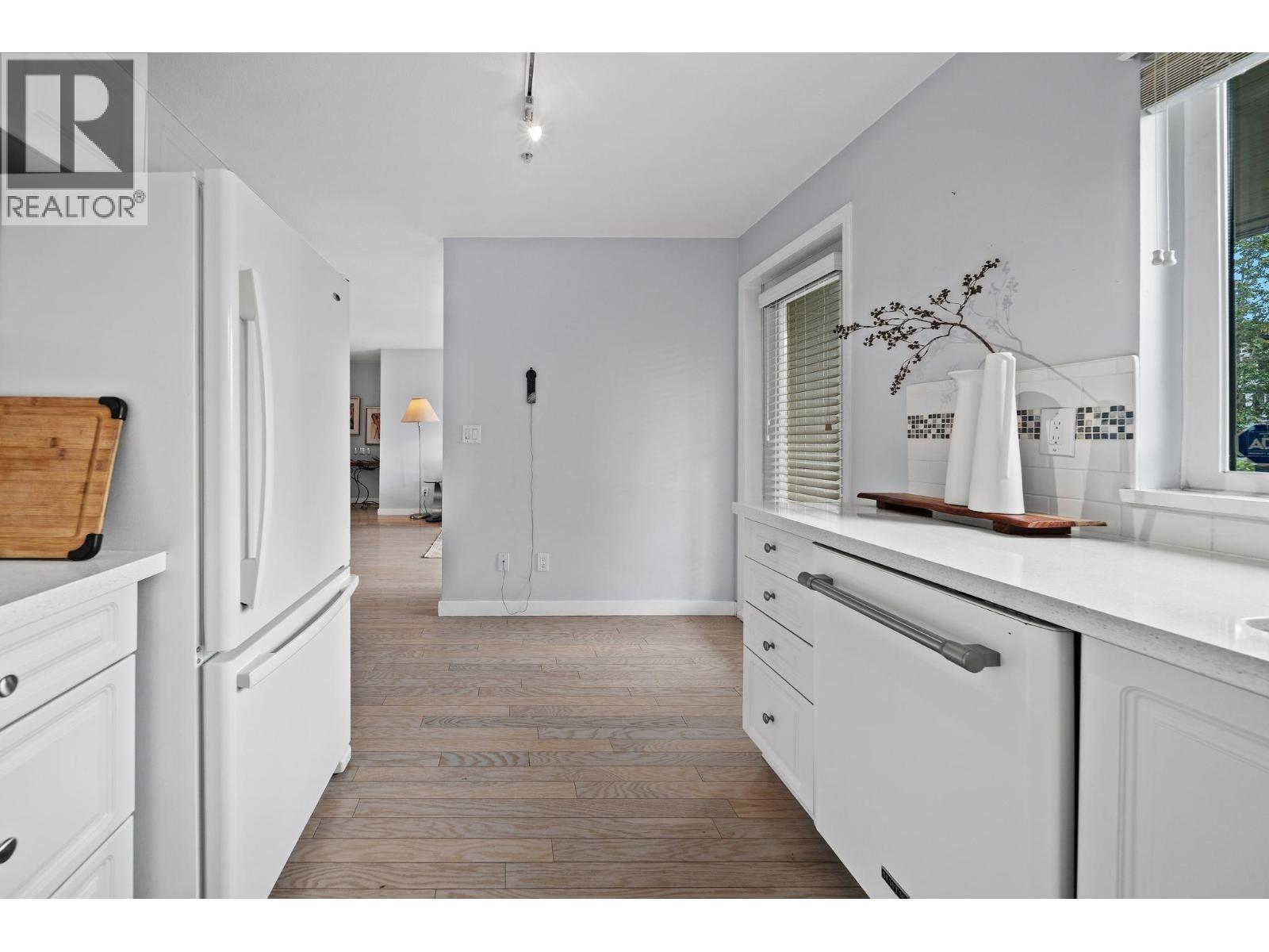 207 5800 Andrews Road Property Photo 16